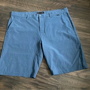 Travis Mathew golf shorts size 40 men’s